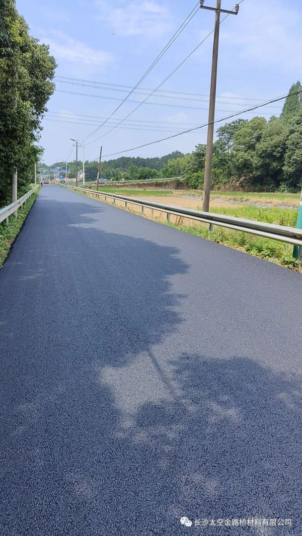 長沙太空金路橋材料有限公司,雙鋼輪壓路機(jī),福格勒瀝青攤鋪機(jī),AC系列,AF系列,SBS系列